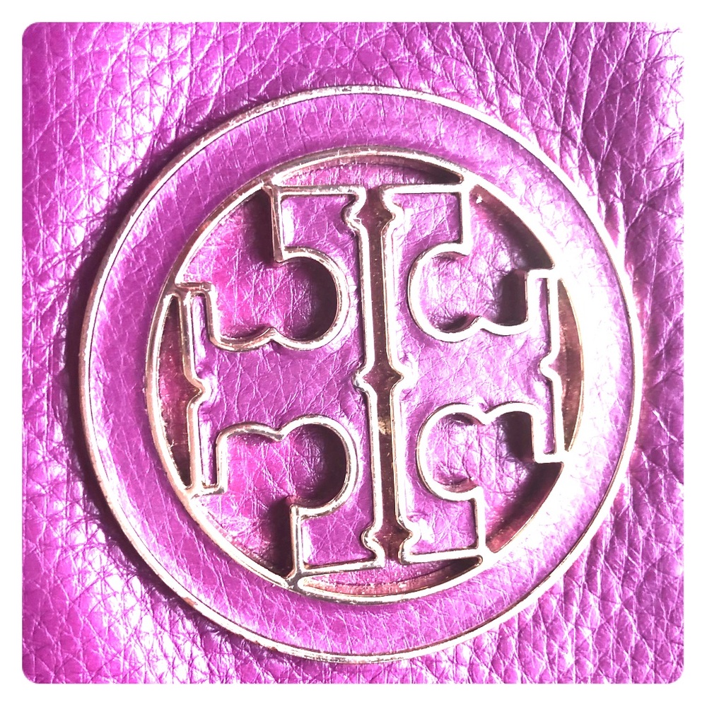 Beautiful Tori Burch Wallet